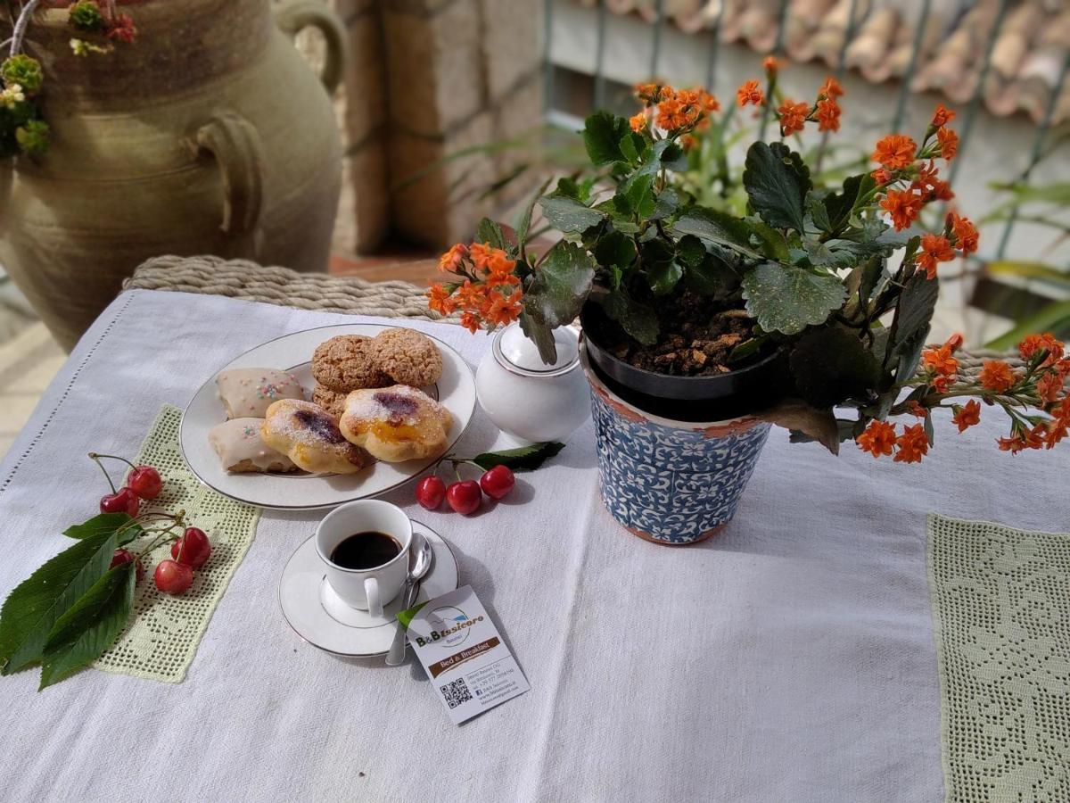 B&B Issicoro 包内伊 外观 照片
