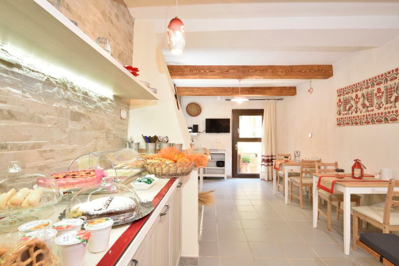 B&B Issicoro 包内伊 外观 照片